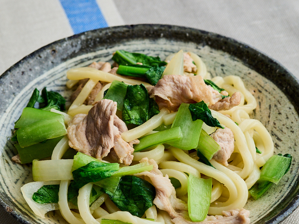 小松菜と豚肉の焼きうどん