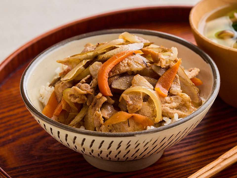 豚肉とごぼうの甘辛きんぴら丼