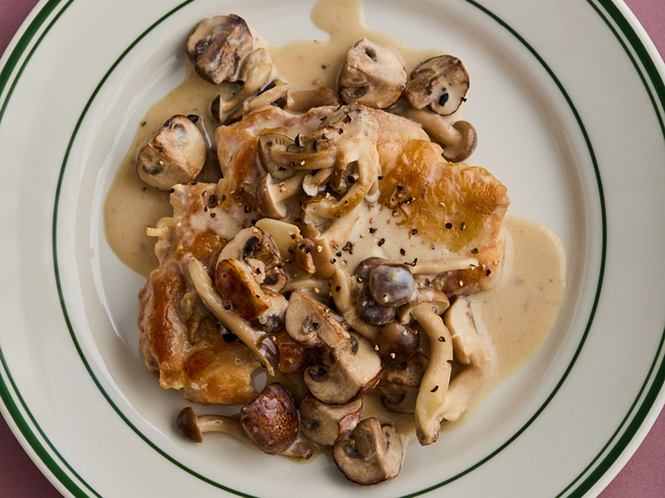 チキンステーキ きのこクリームソース