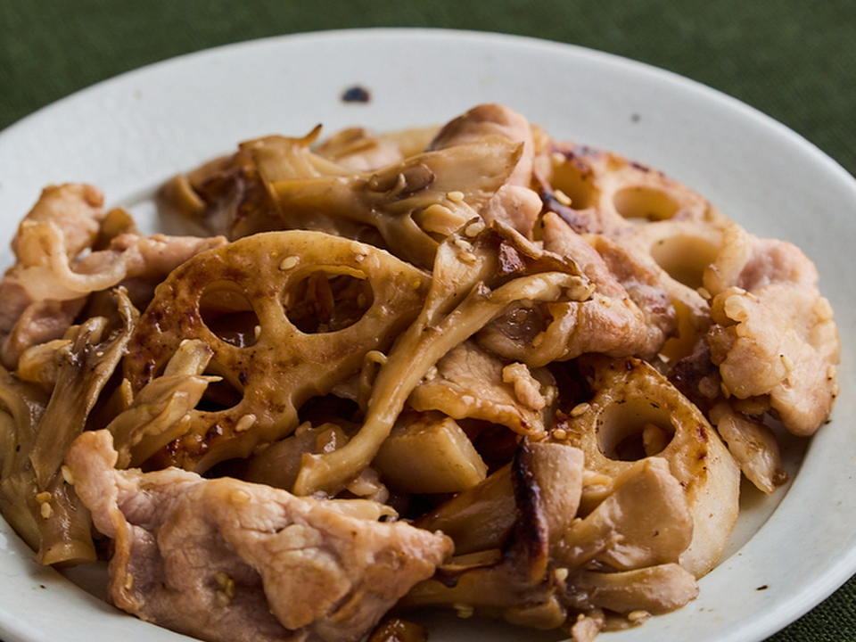 豚肉とまいたけの甘辛炒め