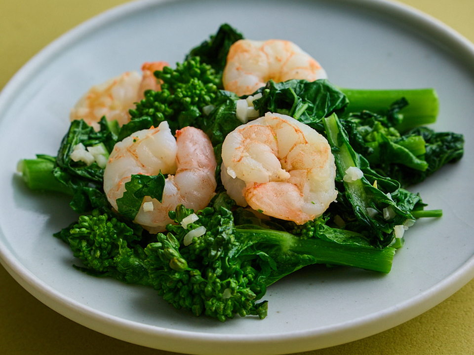 えびと菜の花の蒸し炒め
