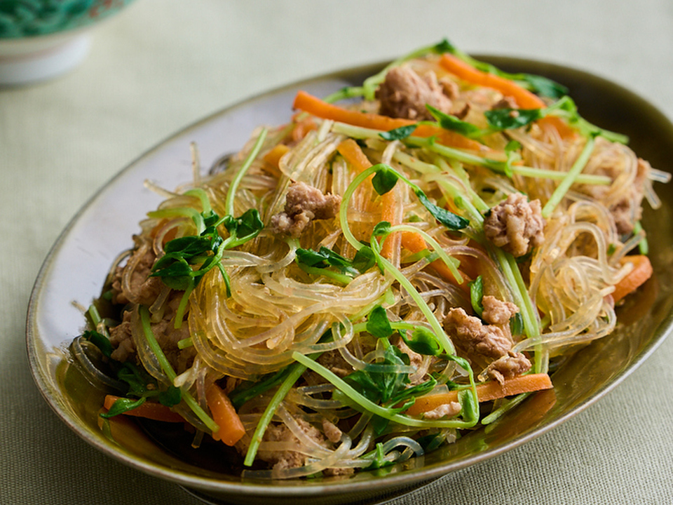 レンジで作る ひき肉と野菜の春雨炒め