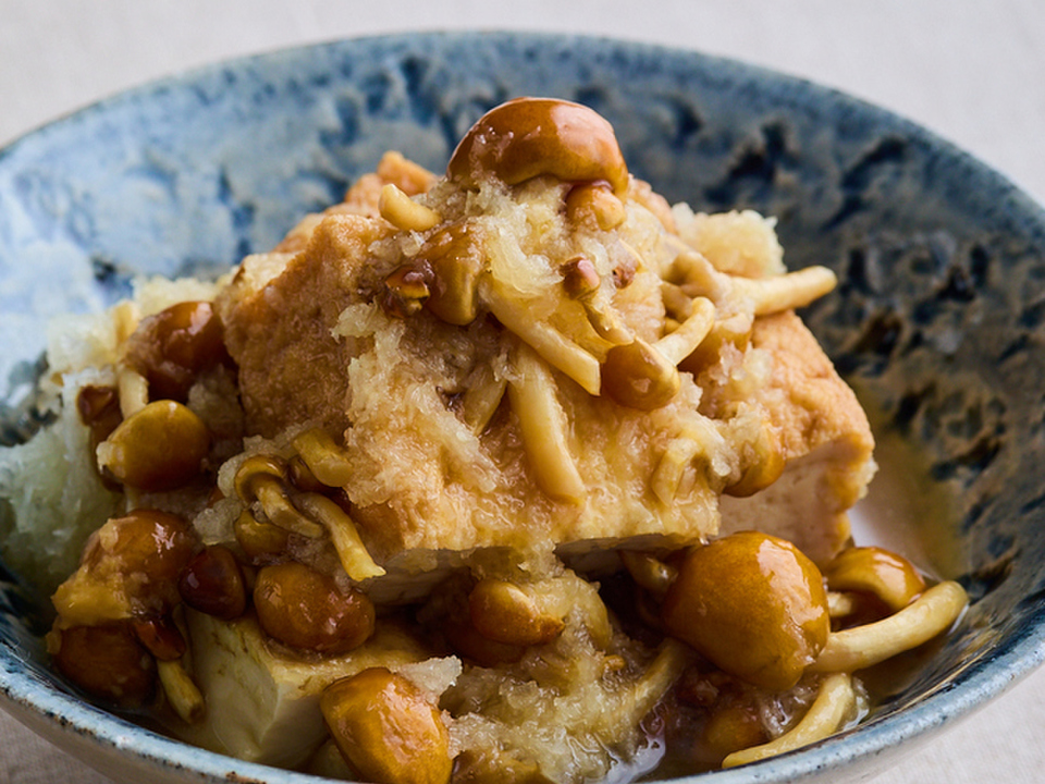 電子レンジで 厚揚げとなめこのみぞれ煮