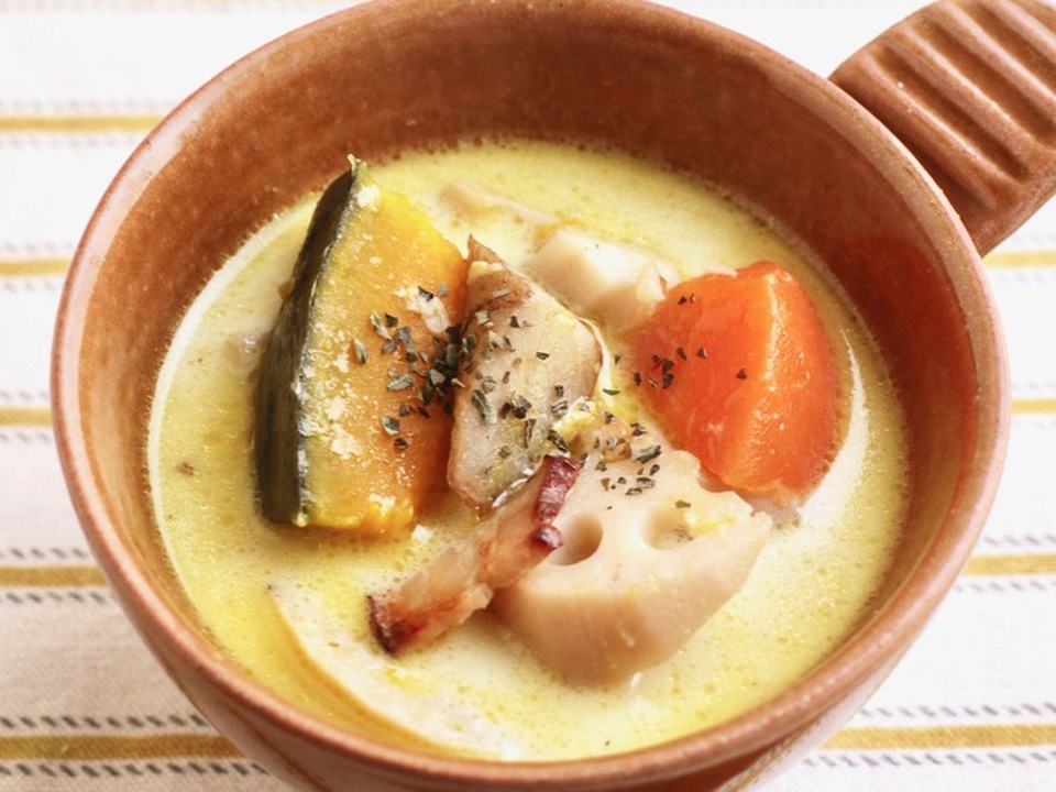 体ポカポカ 根菜の豆乳みそスープ