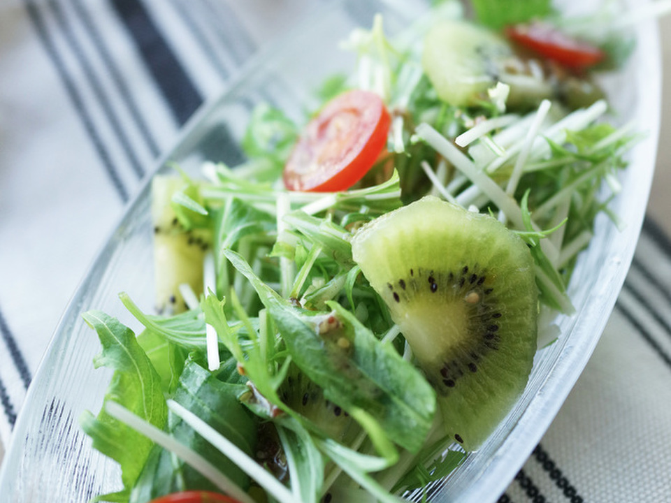 水菜とキウイのフルーツサラダ