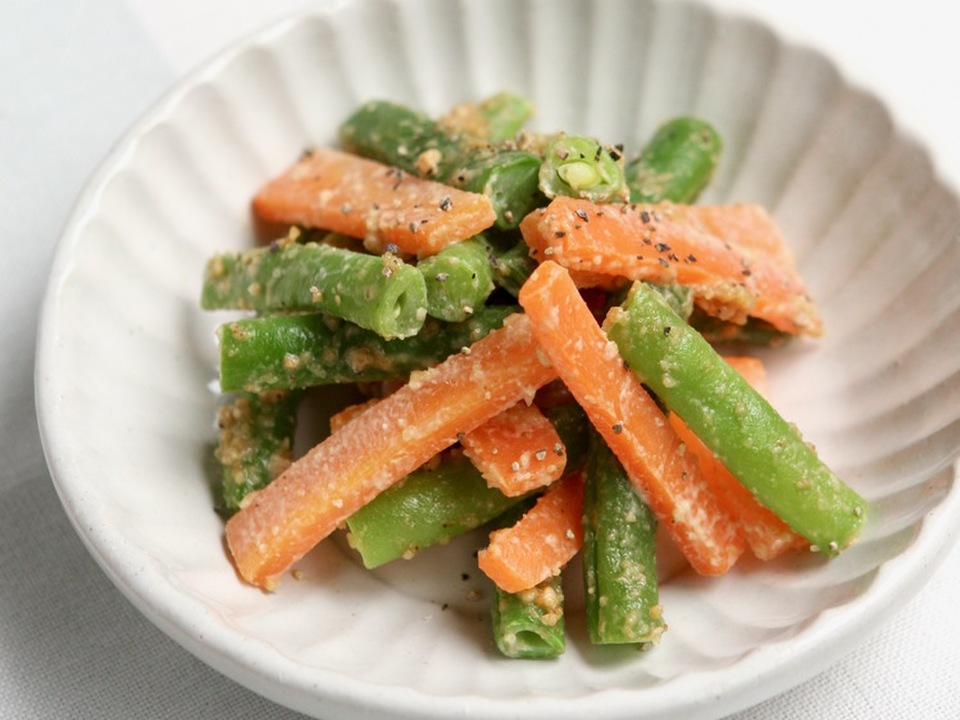 コクうま いんげんと人参のゴマ味噌サラダ