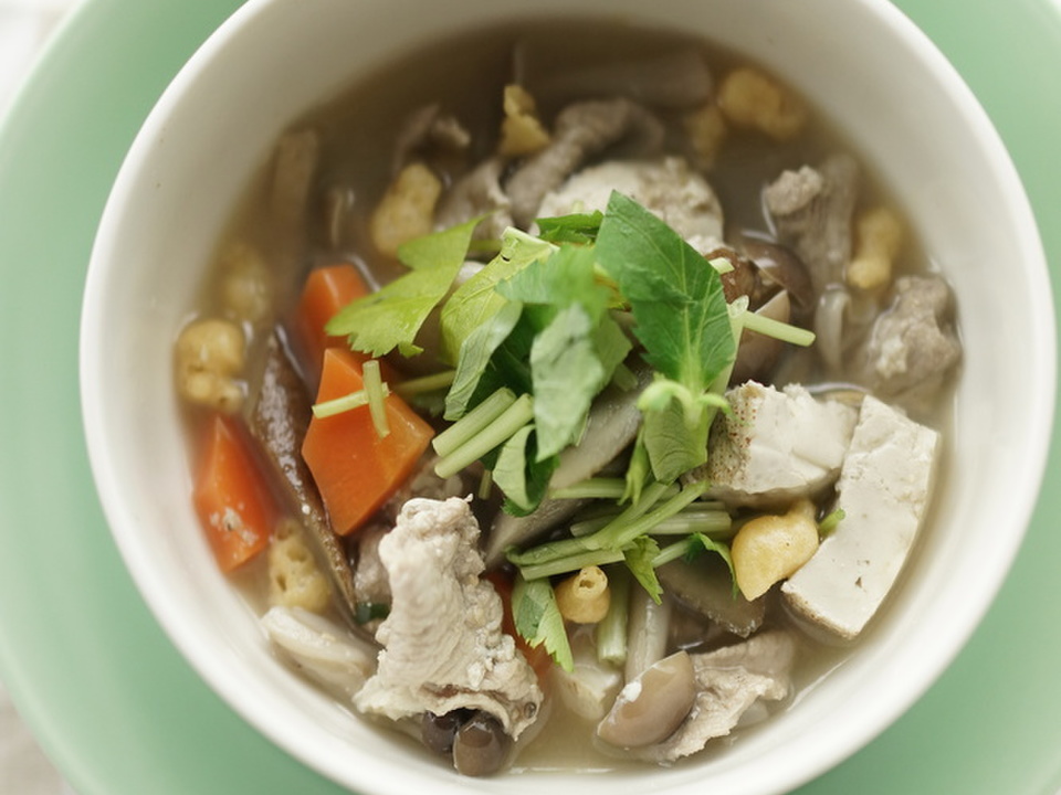 焼き豆腐とごぼうの味噌汁