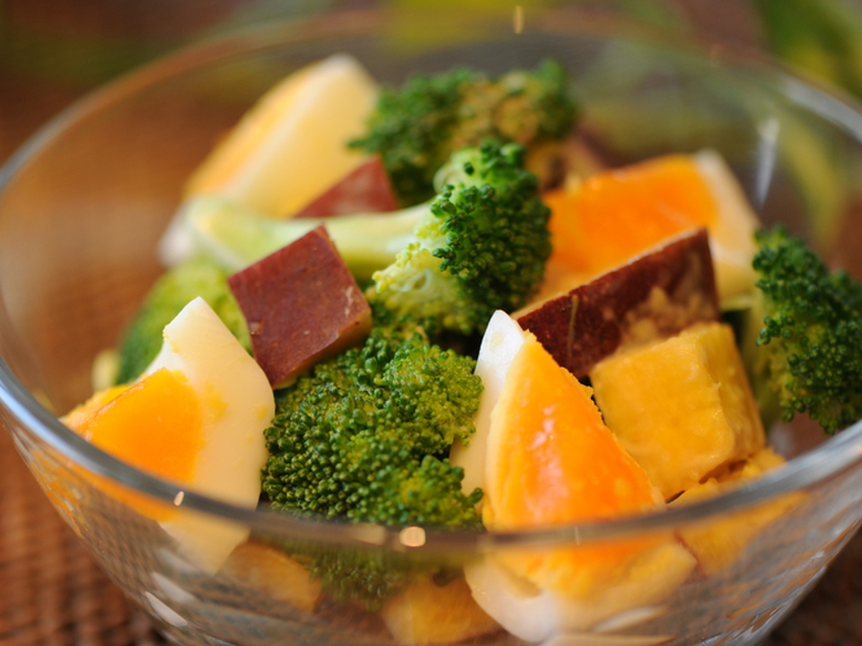 ブロッコリーとゆで卵のオイマヨサラダ