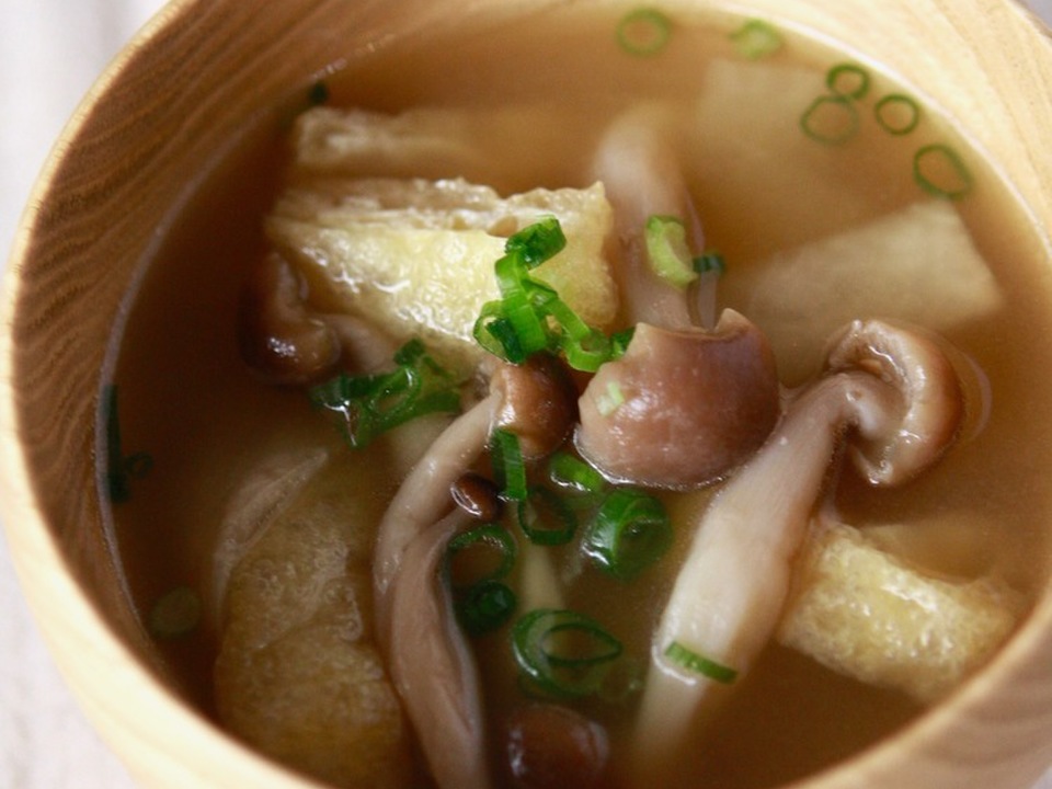 大根としめじのみそ汁