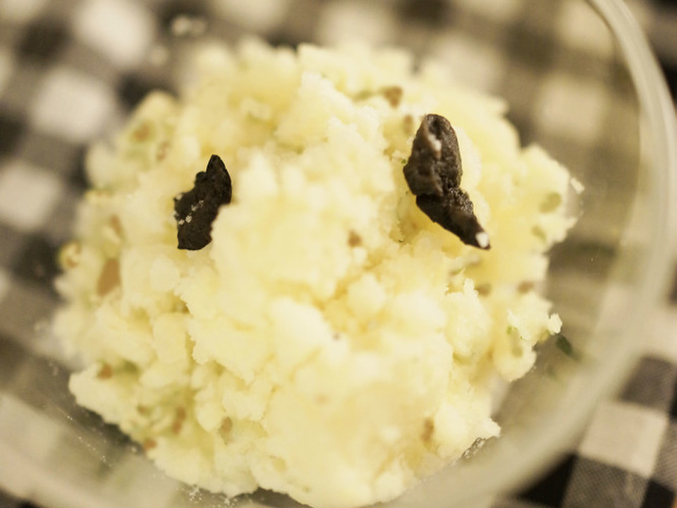 アンチョビと黒オリーブのポテトサラダ