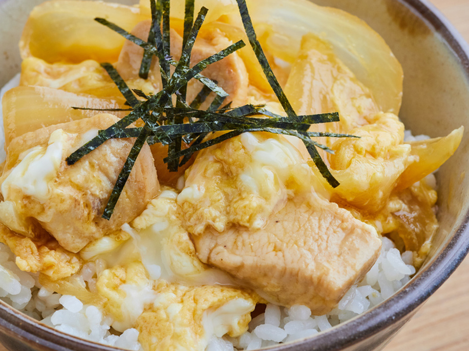 簡単でしっとり鶏むね肉の親子丼