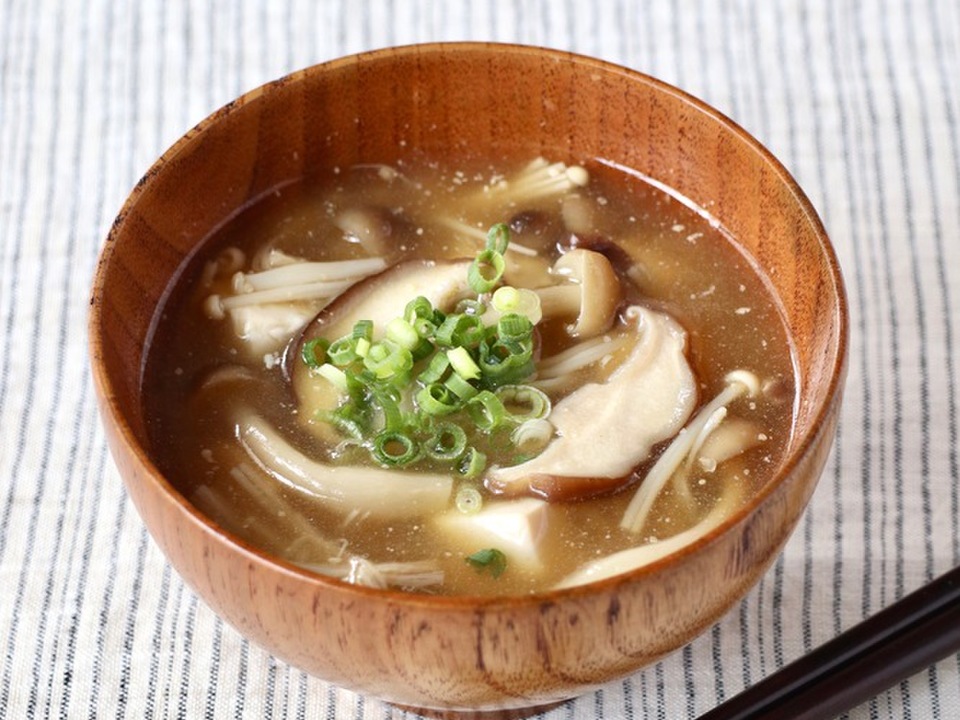 きのこたっぷり ごま味噌汁