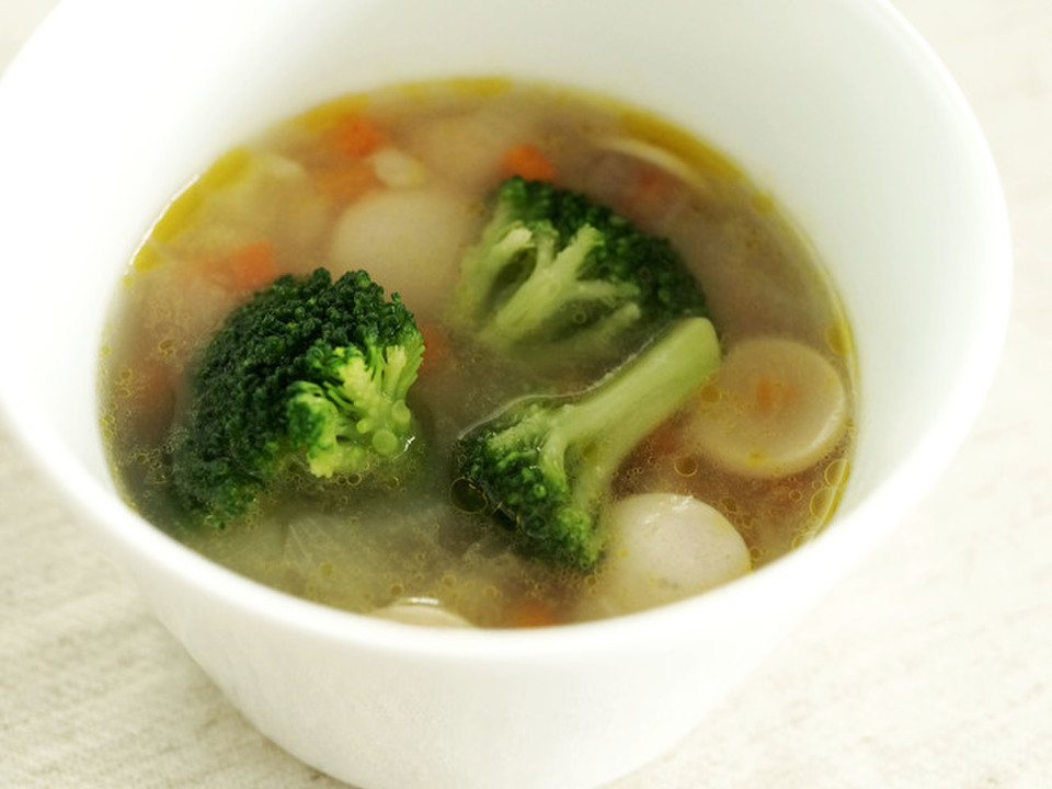 簡単満足 押麦入りコンソメスープ