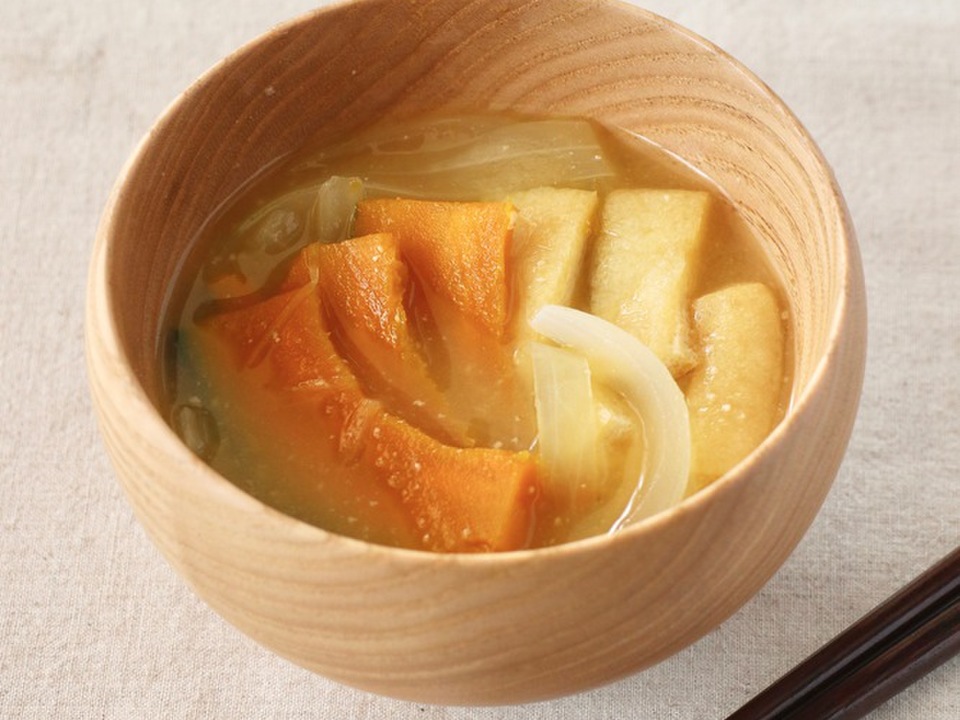 かぼちゃと油揚げのみそ汁