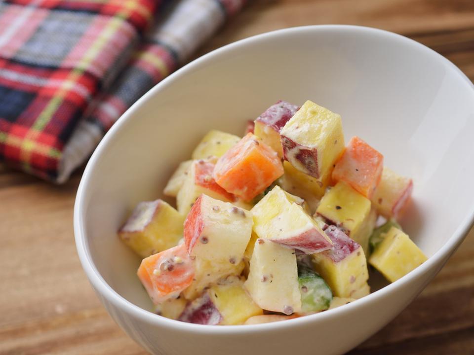 さつま芋とりんごのコロコロサラダ