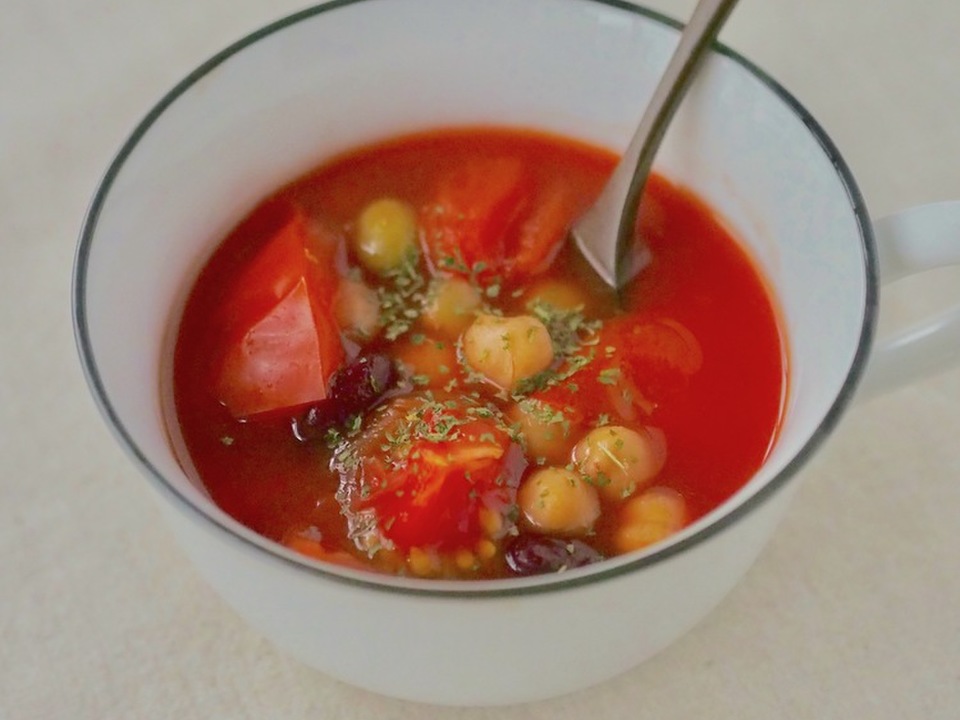 ミックスビーンズとトマトのスープ