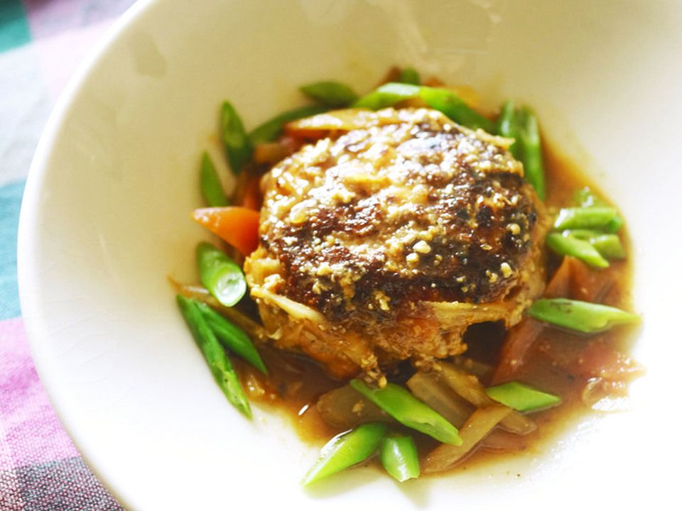 蒸し大豆の和風煮込みハンバーグ