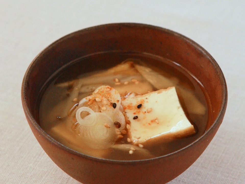厚揚げとごぼうのコク旨味噌汁