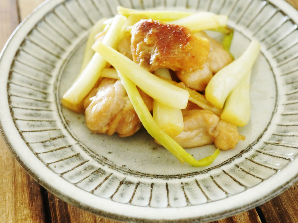 鶏肉とエシャレットの柚子胡椒炒め