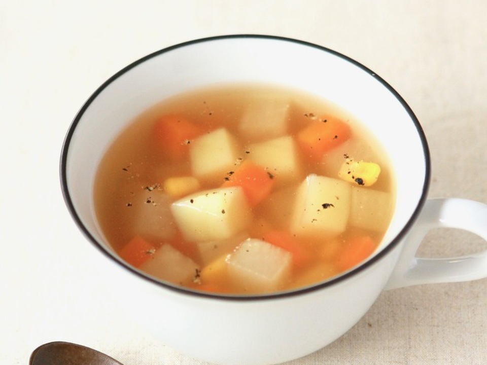 簡単 野菜たっぷりコンソメスープ