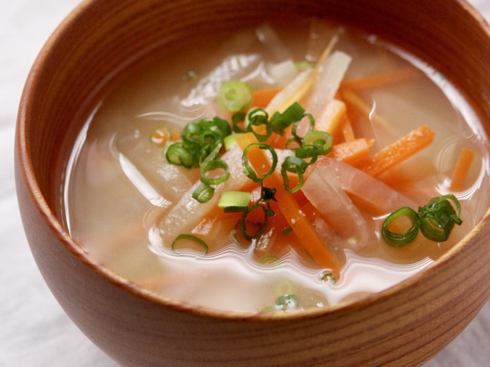 大根と人参のみそ汁