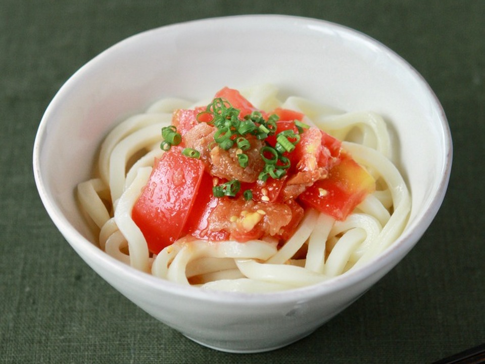 時短 冷やし中華風 潰し梅トマトうどん