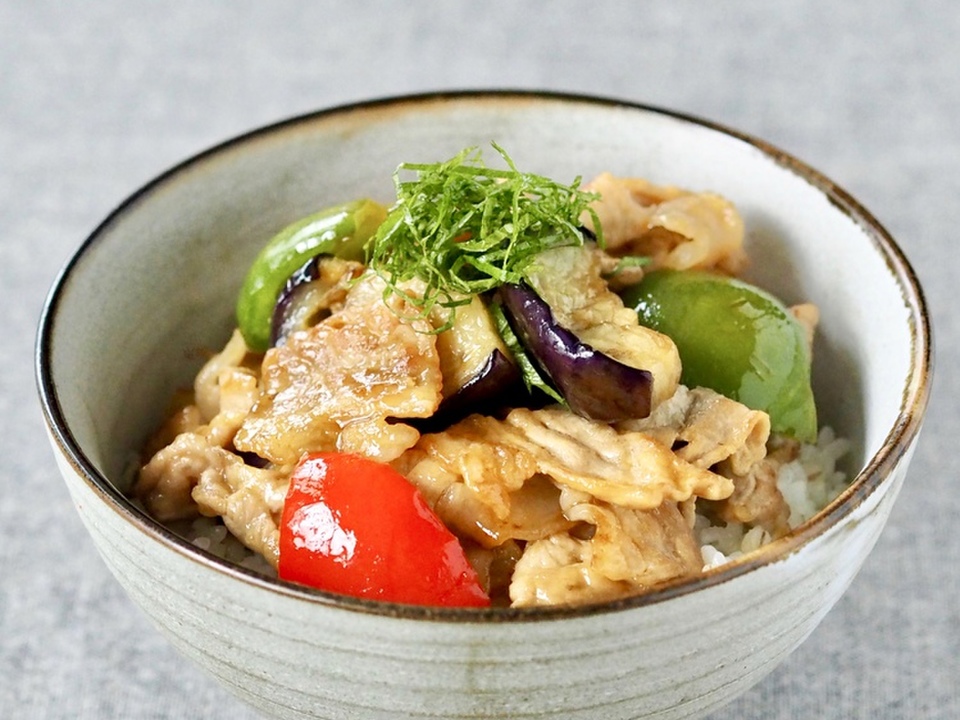 お酢でさっぱり 豚肉と夏野菜の南蛮丼