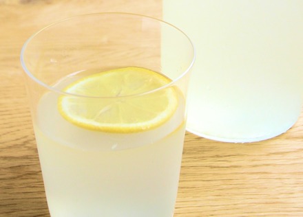 【管理栄養士監修】塩分を抑えた手作り経口補水液レシピを動画で解説
