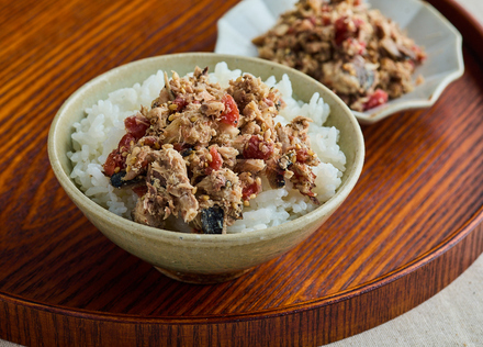 ご飯にかけるだけ！不足しがちな栄養素をふりかけで補う