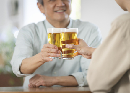 痛風とお酒の関係｜ビールだけ控えれば大丈夫？【管理栄養士監修】