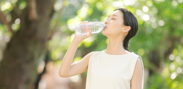 熱中症予防に役立つ食べ方・飲み方｜水分・電解質の補給ポイントを管理栄養士が解説