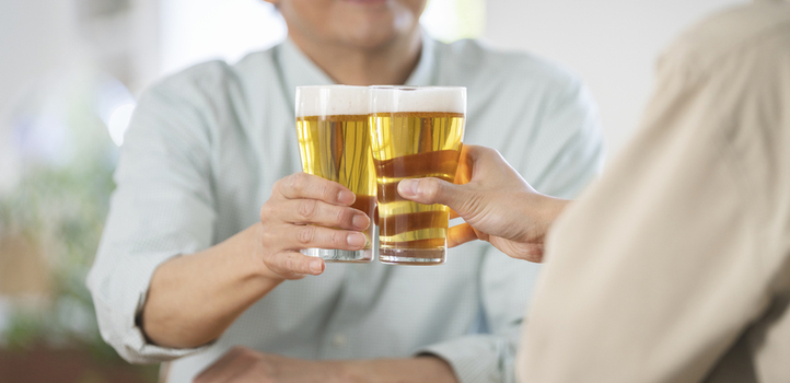 痛風とお酒の関係｜ビールだけ控えれば大丈夫？【管理栄養士監修】