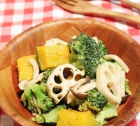 簡単 温野菜のガーリックバタポンサラダ