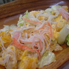 カニ玉とレタスのサラダ