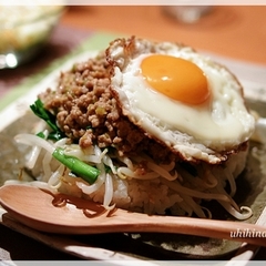 エスニックそぼろのっけご飯