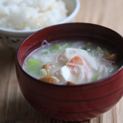 かに風味かまぼこの味噌汁