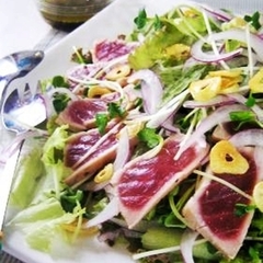 マグロのたたき風 ごちそうサラダ