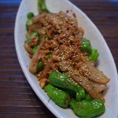 蒟蒻としし唐のおツナそぼろ炒め