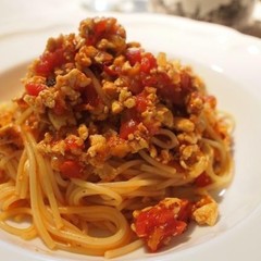 豆腐とトマトのミートソース風パスタ