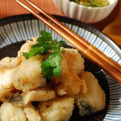 たらのから揚げ エスニックソースがけ