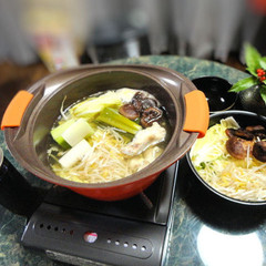 鶏手羽元と干ししいたけの塩山椒鍋