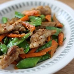 鶏肉と絹さやのハニーマスタード炒め