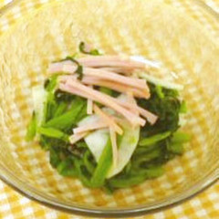 春菊とハムのサラダ