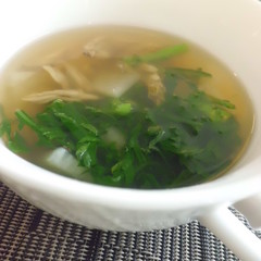 あさりと春菊と長芋の中華スープ