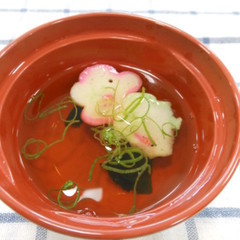 わかめと花麩の清汁