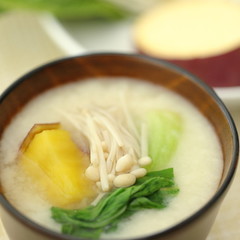 えのきとさつま芋、青梗菜のお味噌汁