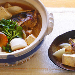 鯛のアラと旬の野菜のチゲ鍋