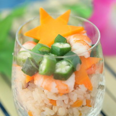 簡単にかわいく作れるカップ寿司