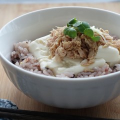 雑穀米と豆腐ツナで簡単私のダイエット丼