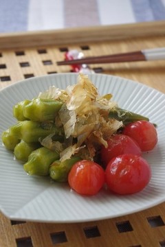 オクラとトマトのだし煮 からしを添えて